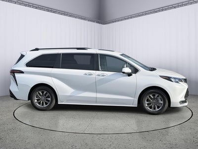 2024 Toyota Sienna XLE