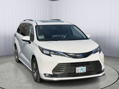 2024 Toyota Sienna XLE