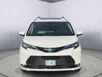 2024 Toyota Sienna XLE