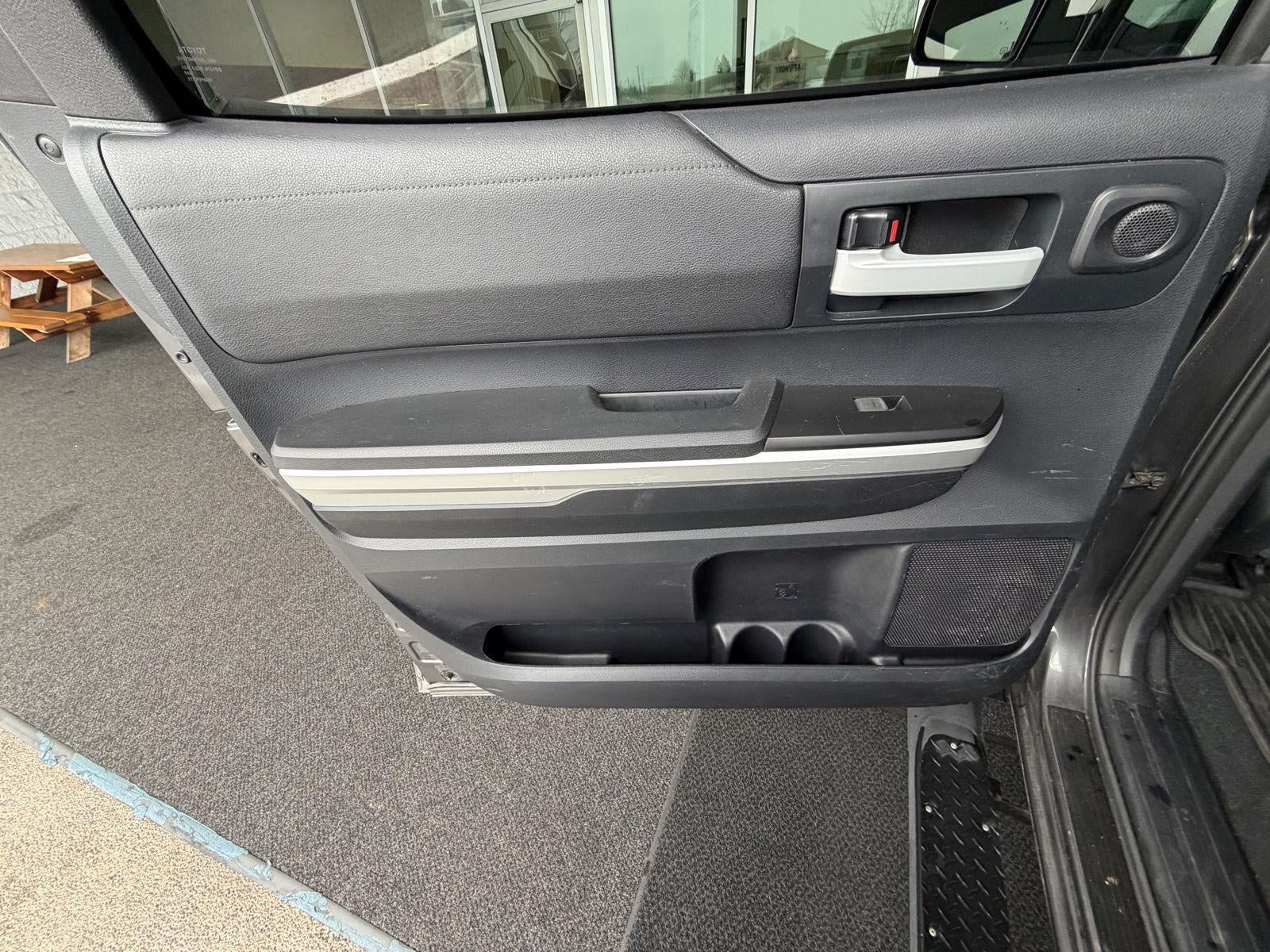 2016 Toyota Tundra 4WD Truck SR5