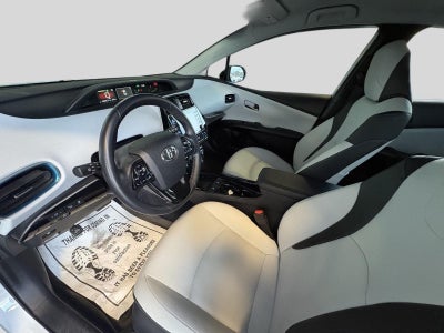 2022 Toyota Prius LE