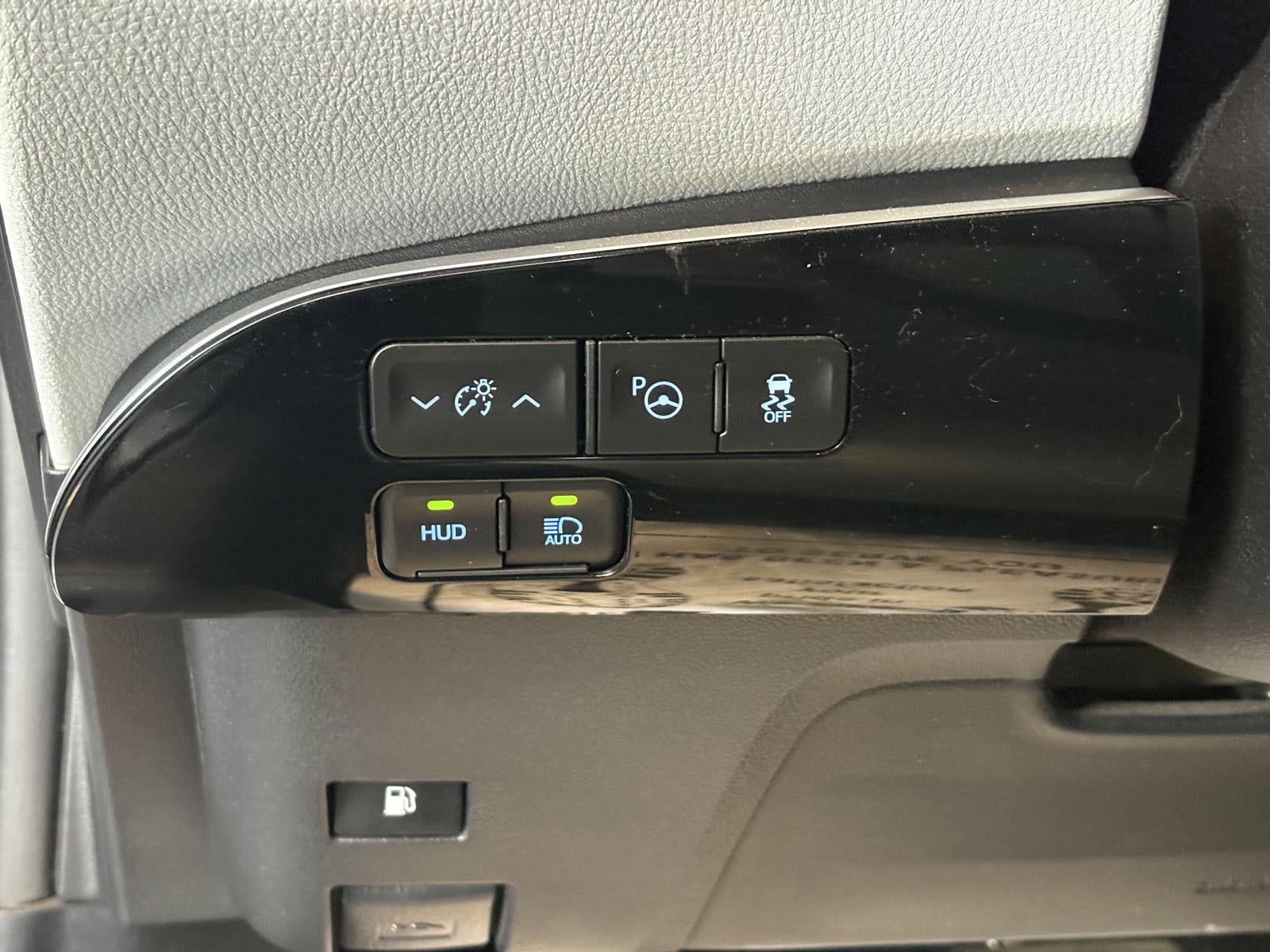 2022 Toyota Prius LE