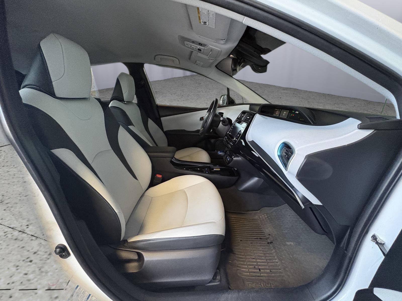 2022 Toyota Prius LE