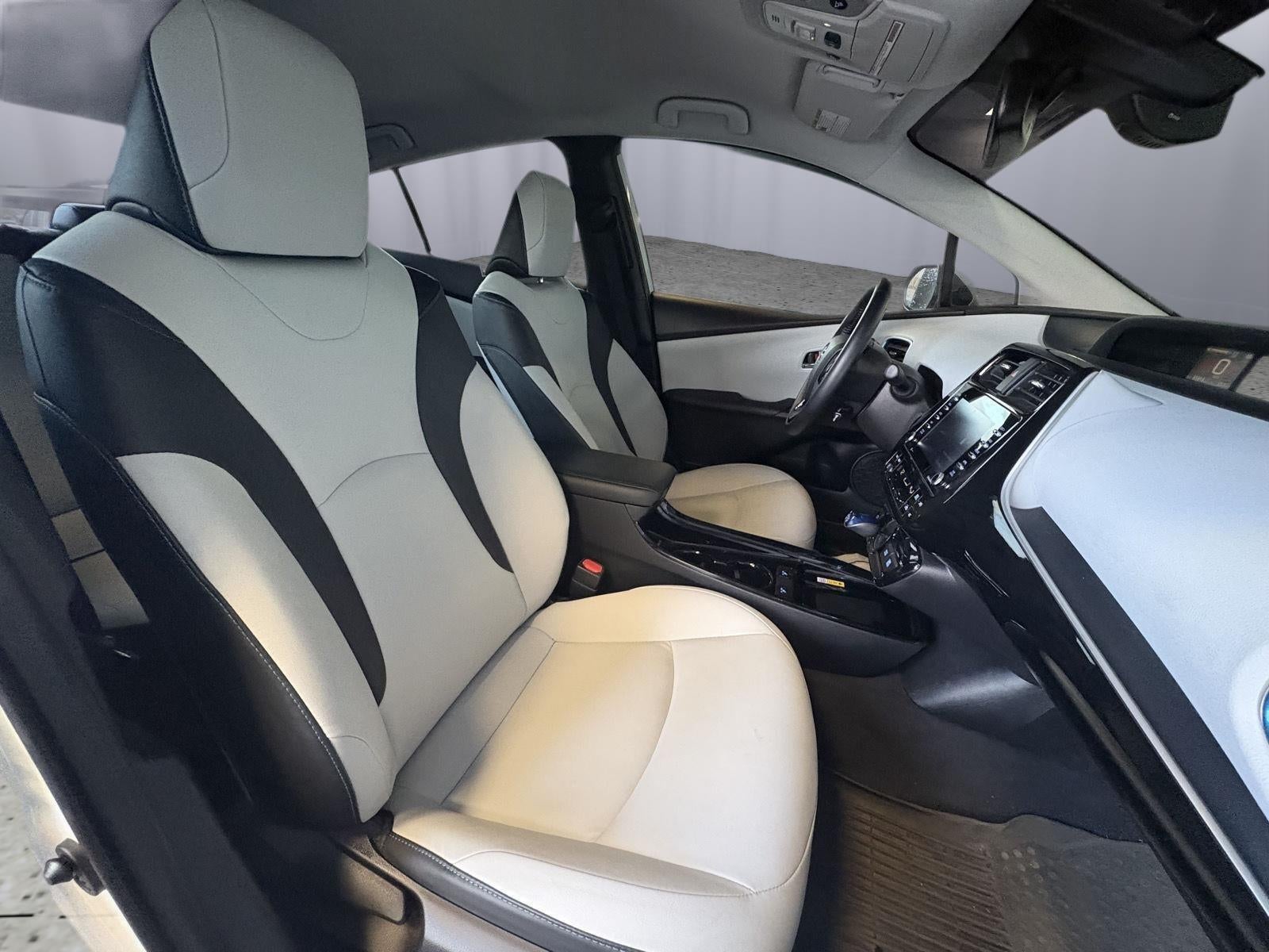 2022 Toyota Prius LE