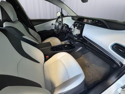 2022 Toyota Prius LE