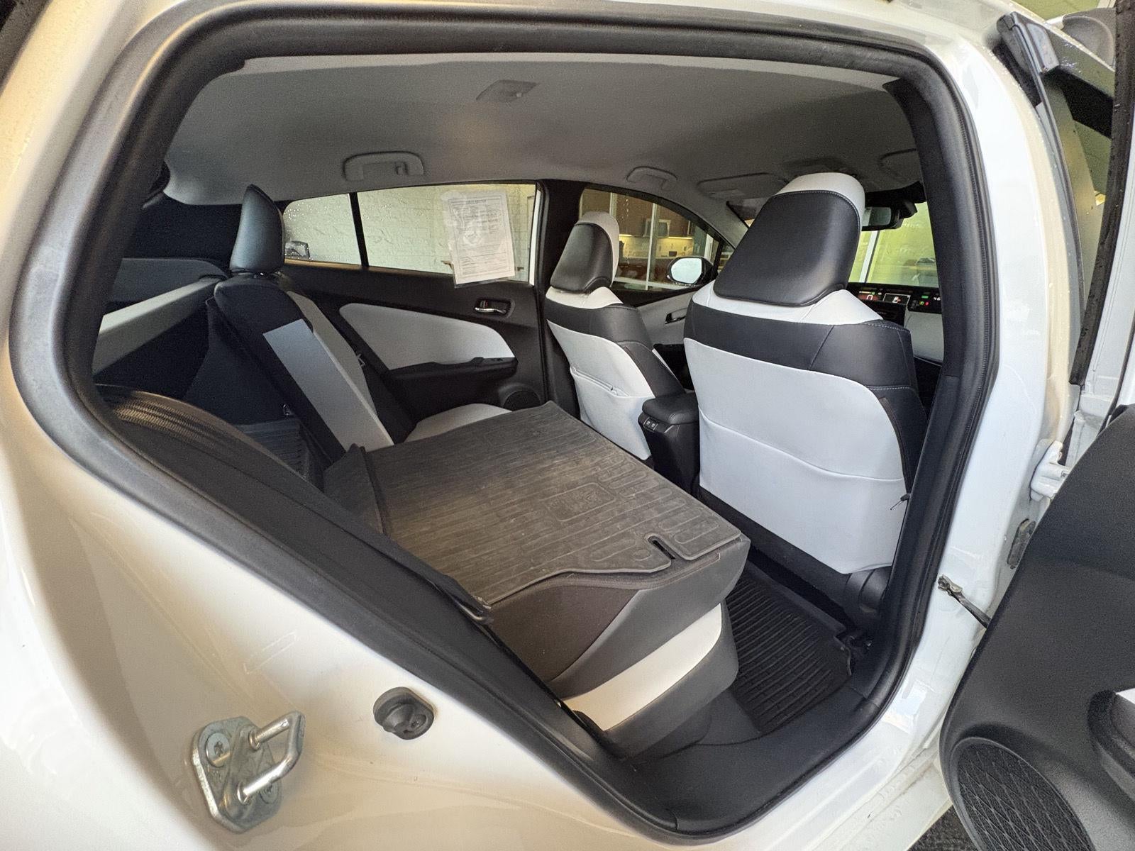 2022 Toyota Prius LE