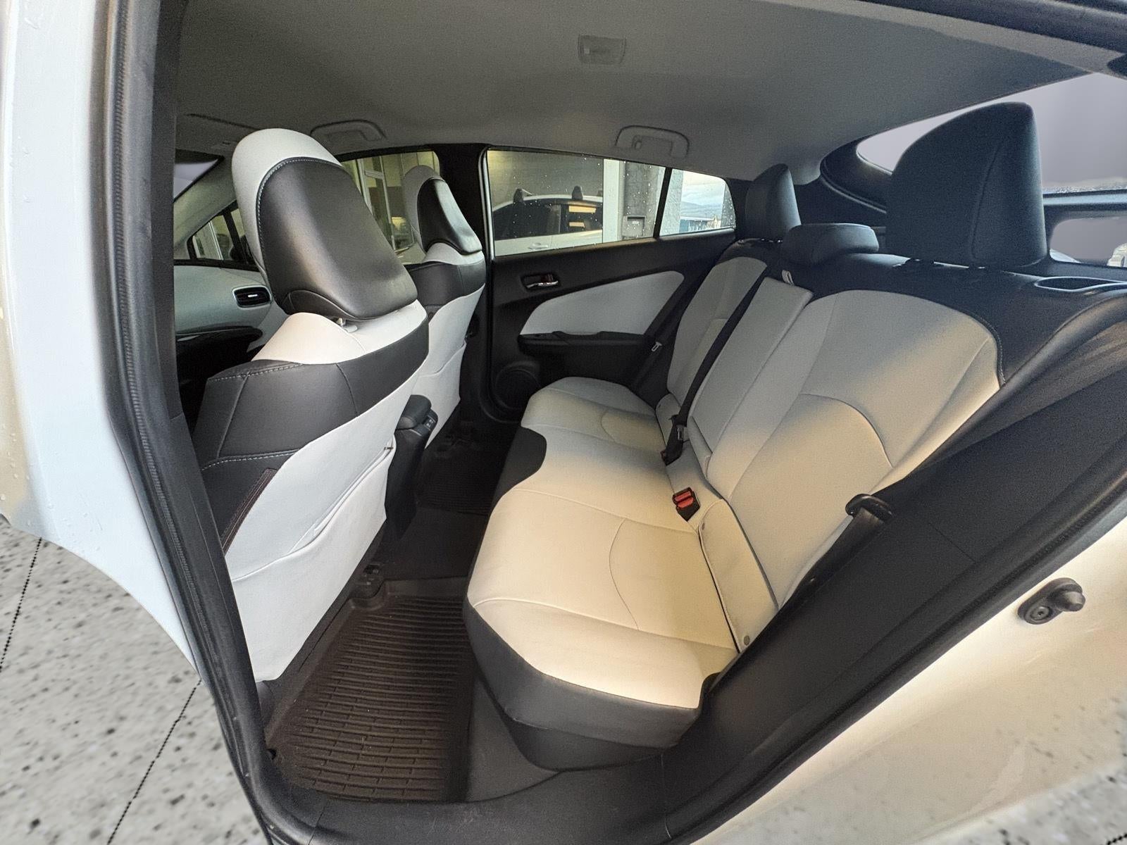 2022 Toyota Prius LE