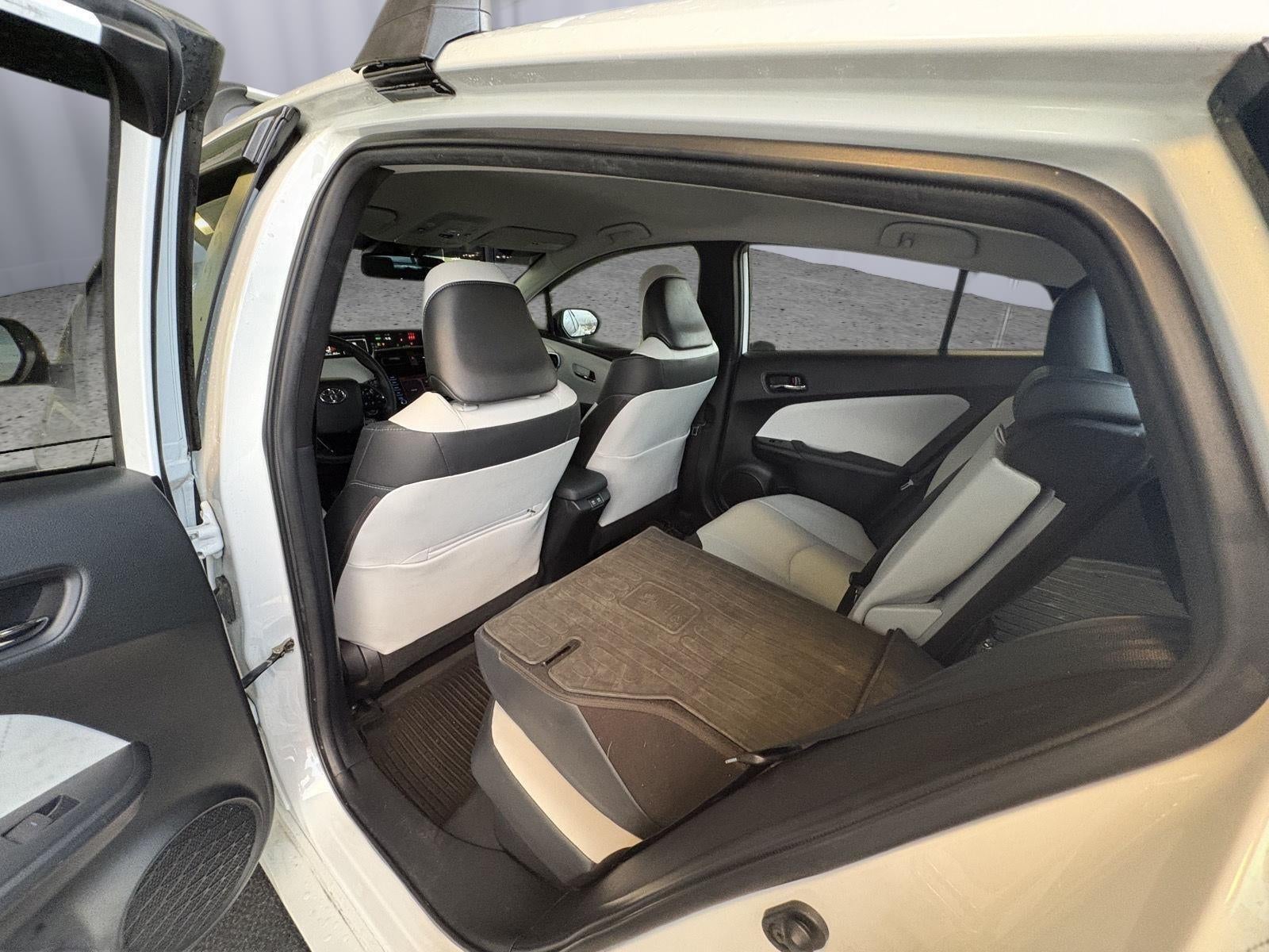 2022 Toyota Prius LE