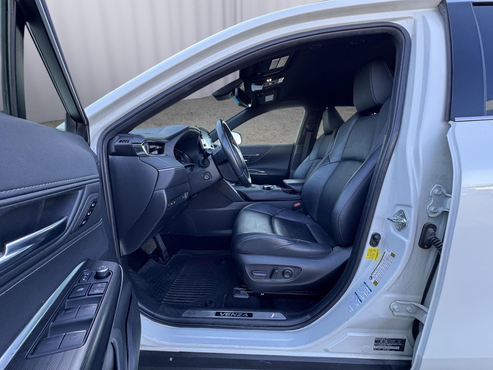 2022 Toyota Venza LE