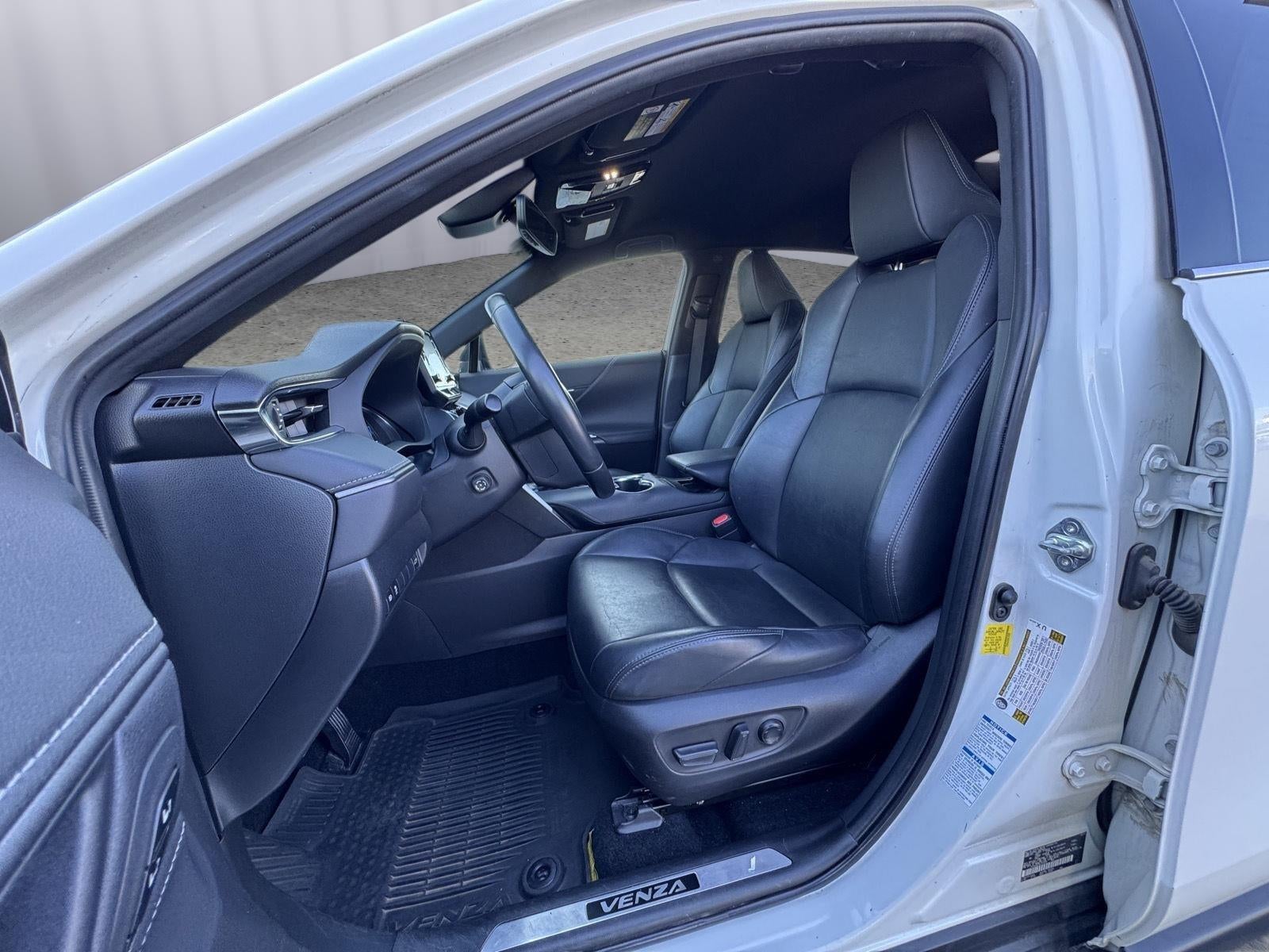 2022 Toyota Venza LE