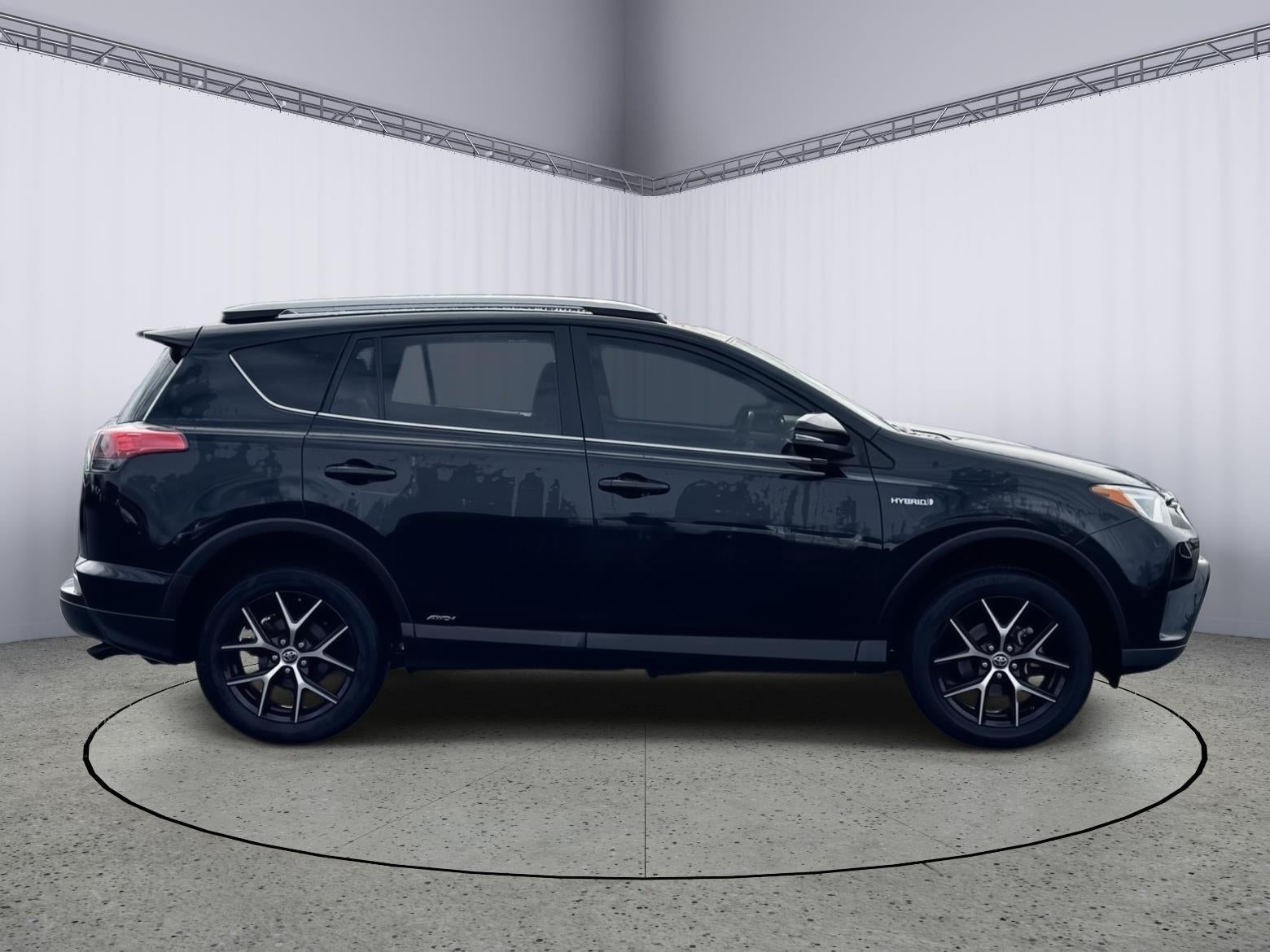 2018 Toyota RAV4 Hybrid SE