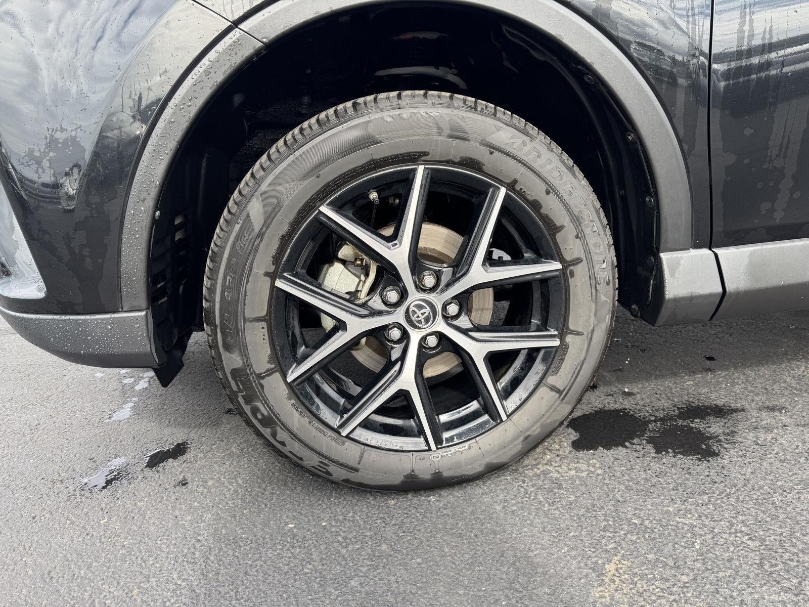 2018 Toyota RAV4 Hybrid SE