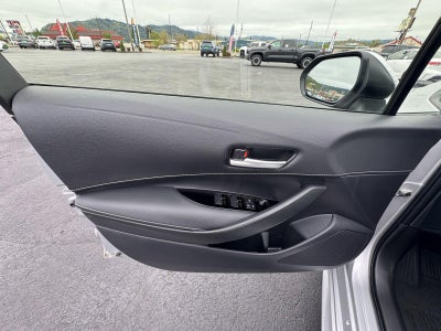 2025 Toyota Corolla Hatchback SE