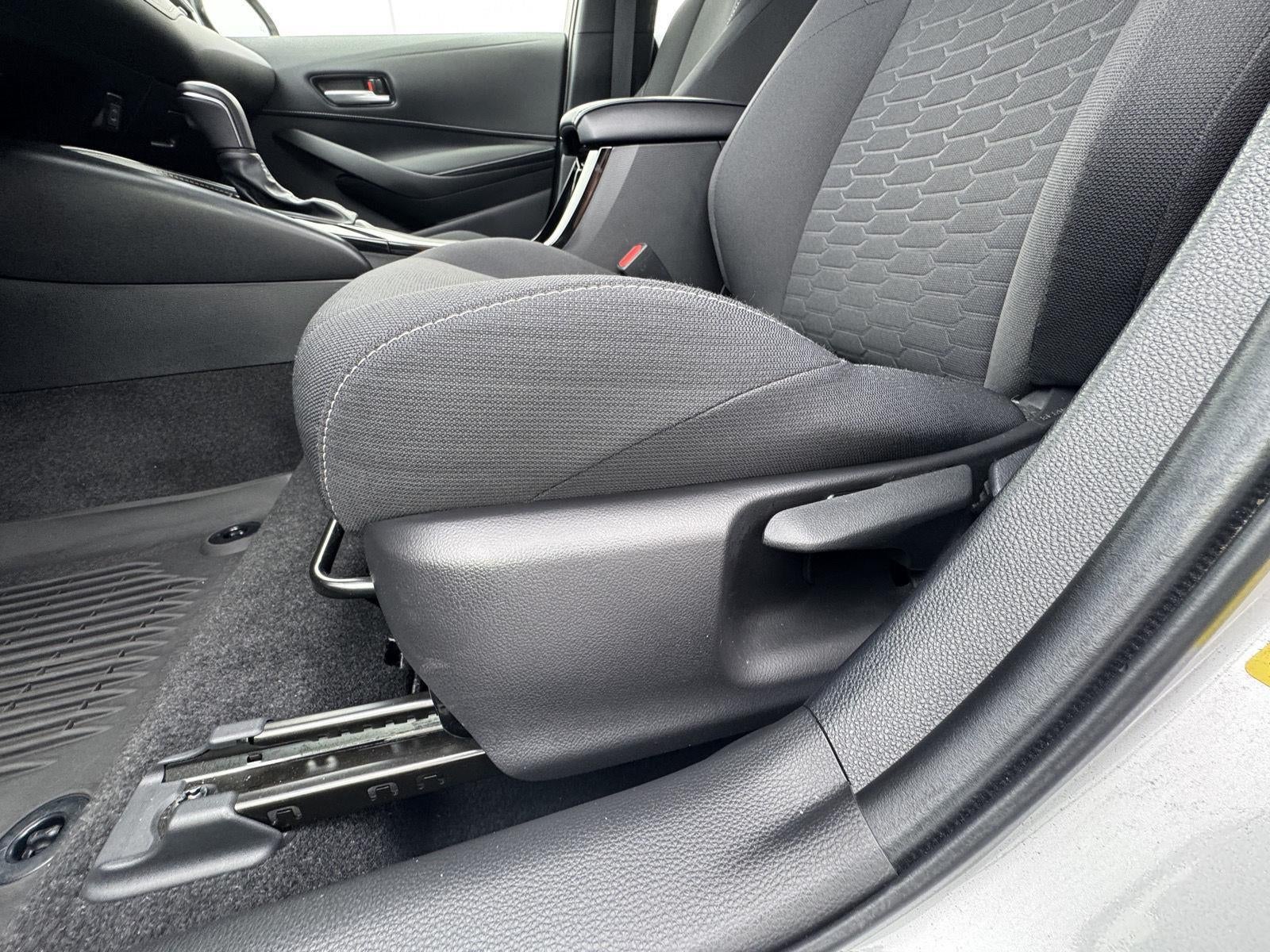 2025 Toyota Corolla Hatchback SE