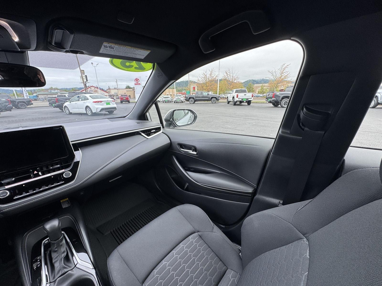 2025 Toyota Corolla Hatchback SE